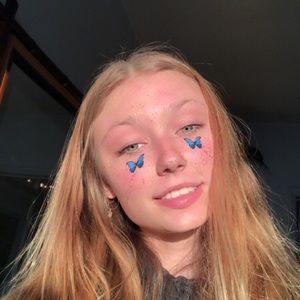 Meet your Posher, Stella